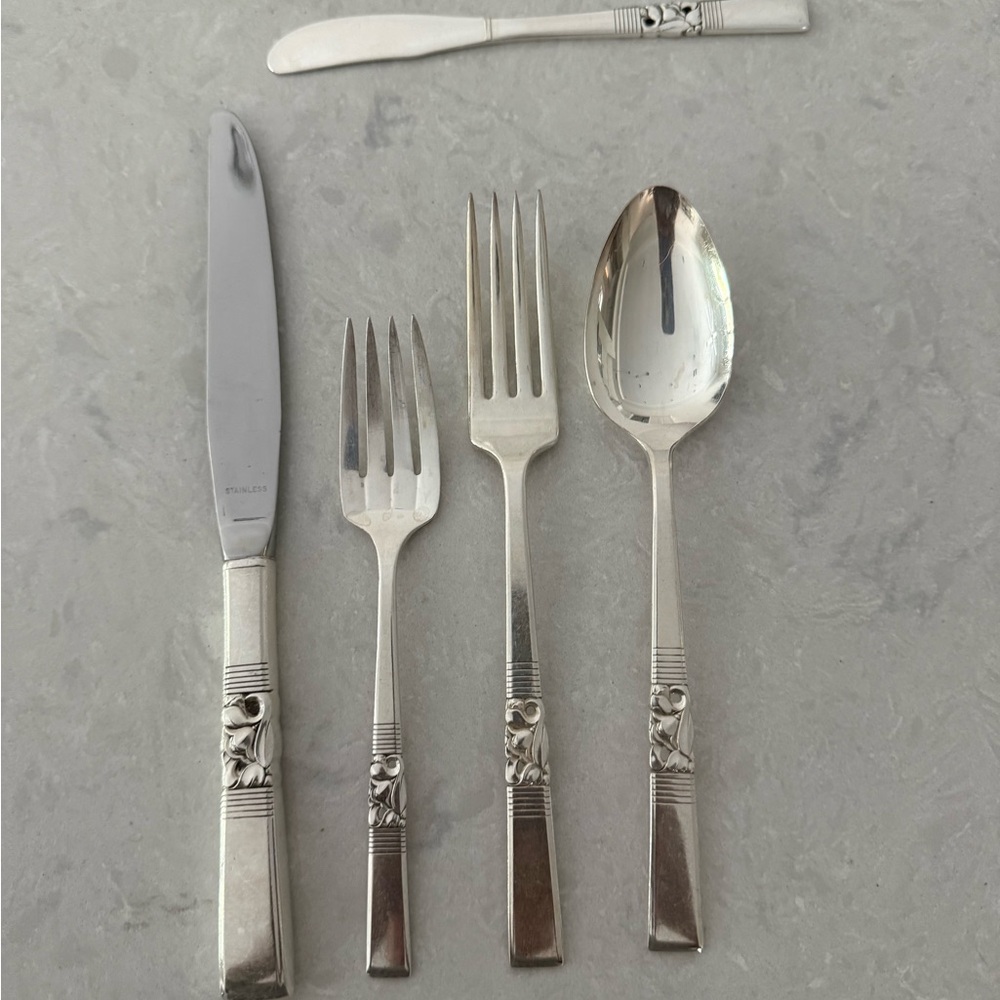 Community Flatware Set with Floral Accents, set of 93 pieces, 13 serving pieces